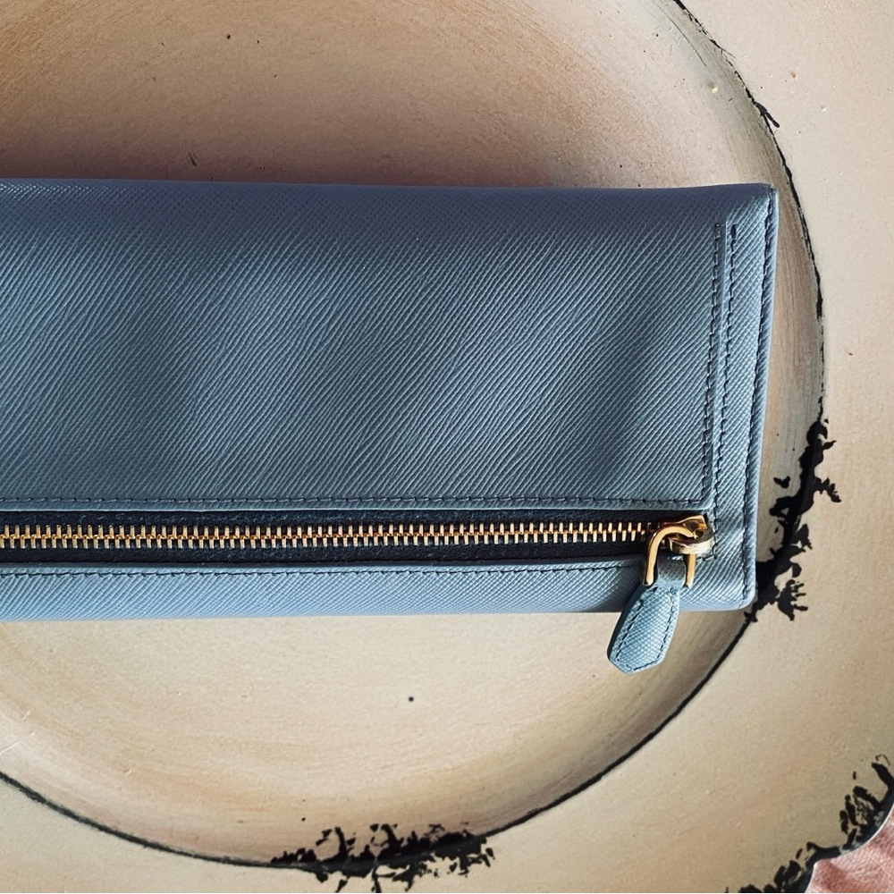 Authentic Prada Blue Wallet with Bow Detail and Gold Hardware - Picture 3 of 9